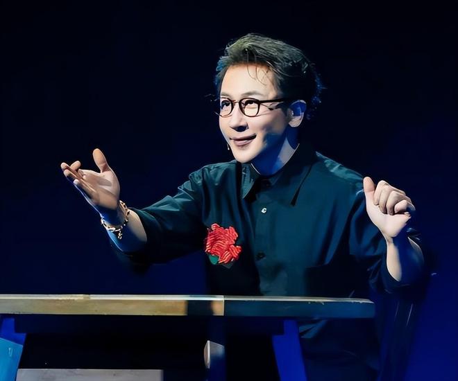 1年的刘谦憔悴到认不出早已没了当初风采AG真人登录入口钱再多有什么用？抗癌(图5)