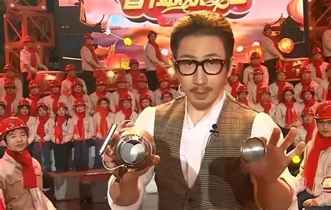 1年的刘谦憔悴到认不出早已没了当初风采AG真人登录入口钱再多有什么用？抗癌(图14)