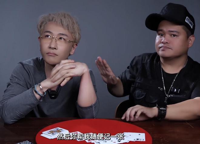 1年的刘谦憔悴到认不出早已没了当初风采AG真人登录入口钱再多有什么用？抗癌(图11)