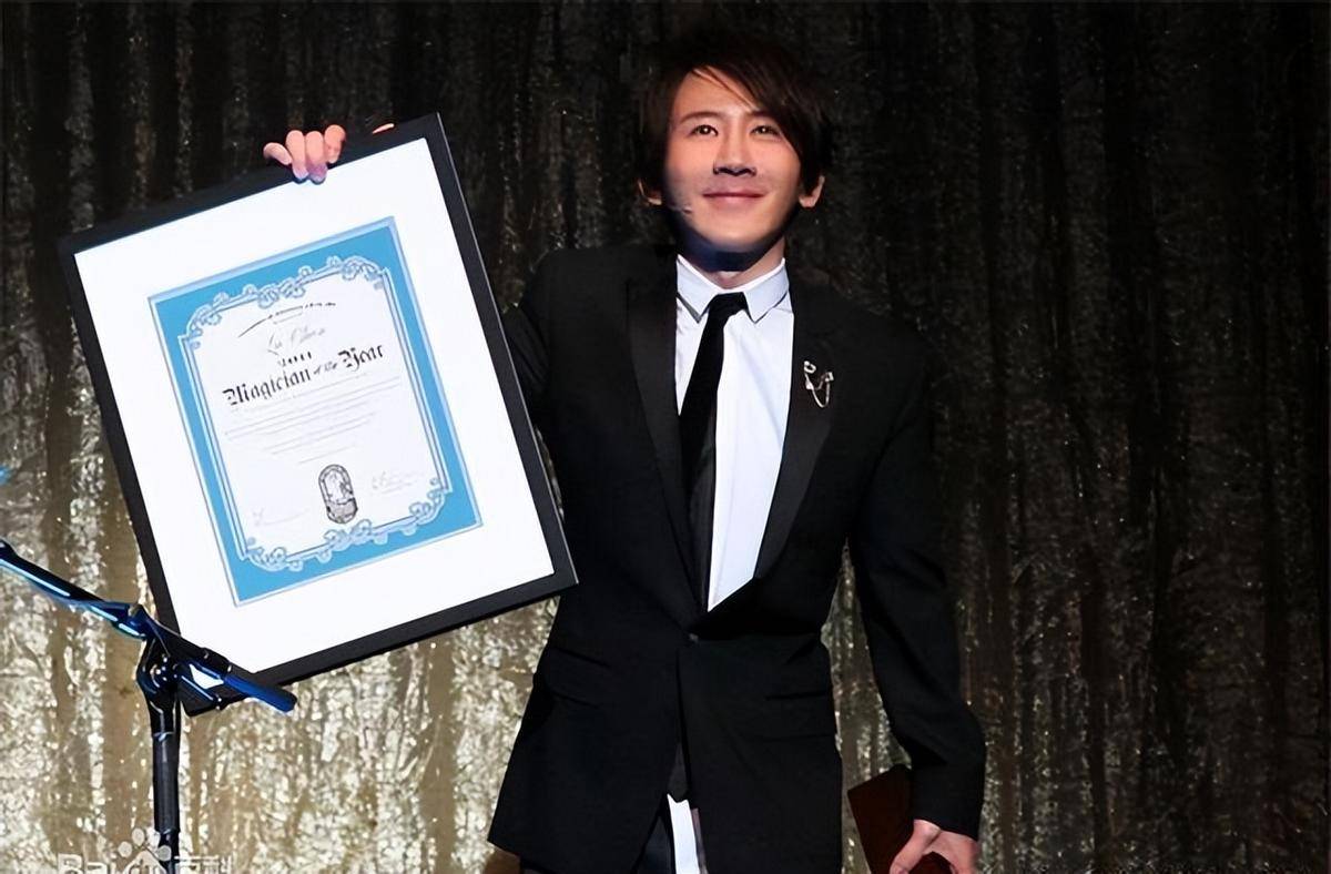 癌不到一年“不良嗜好”已戒掉却略显憔悴AG真人游戏第一品牌可喜可贺！刘谦抗(图21)